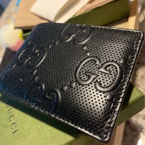 **SOLD** GUCCI GG Embossed Coin Wallet Bifold Leather Black 625559